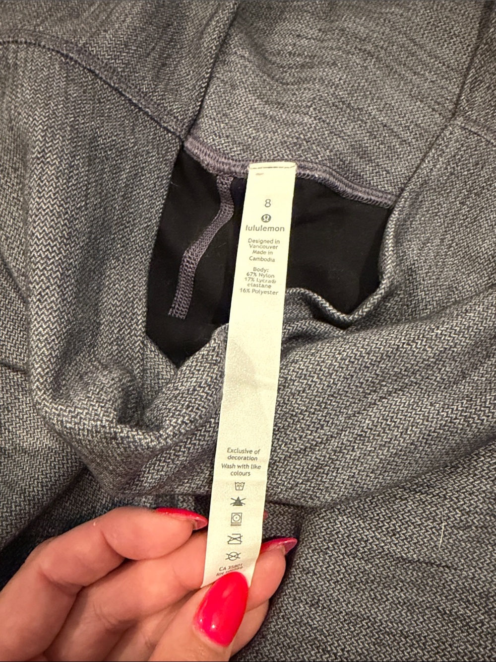 Lululemon Heathered Gray/Black Align Cropped leggings- Size 8